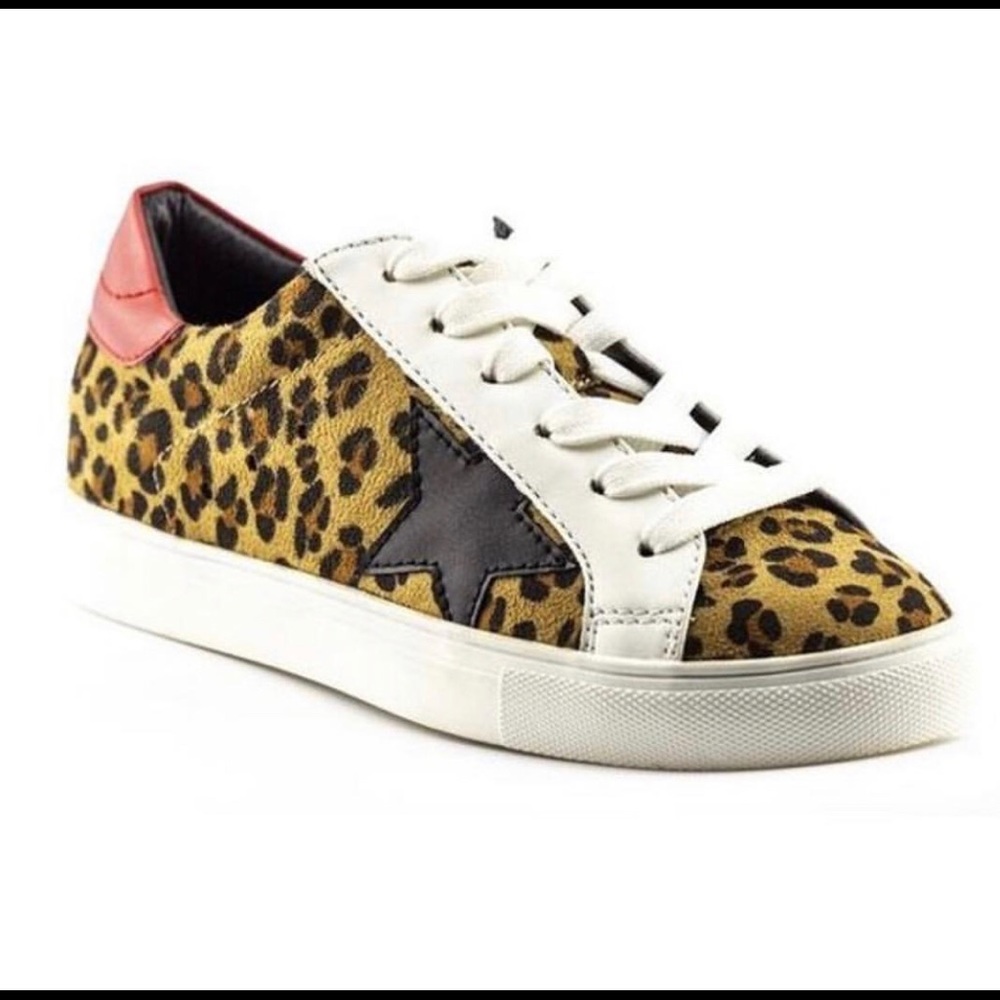 Leopard tennis shoes